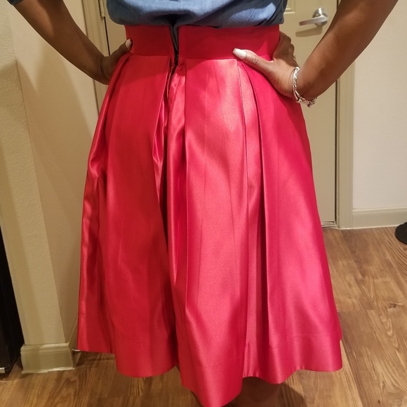 Skirt - Picture 2 of 3